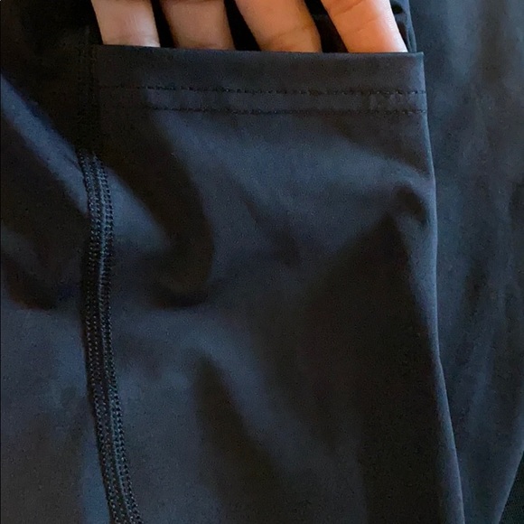 Virus 3/4 Leggings - Picture 6 of 6